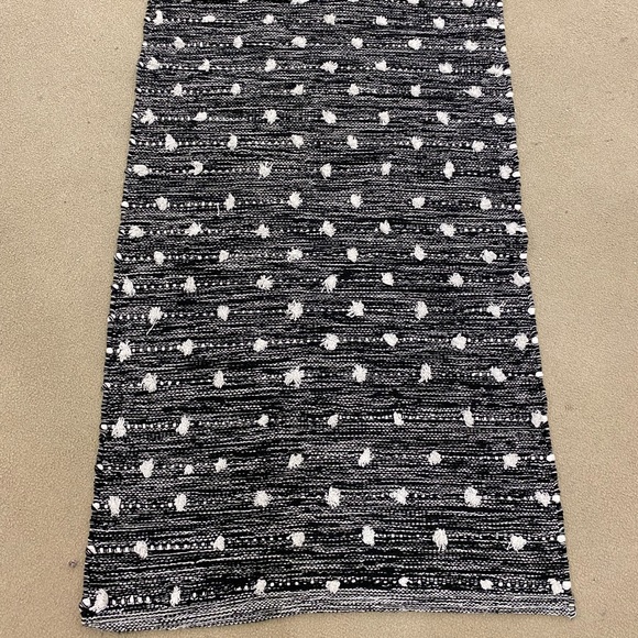 Chic Area Rug - Picture 2 of 6